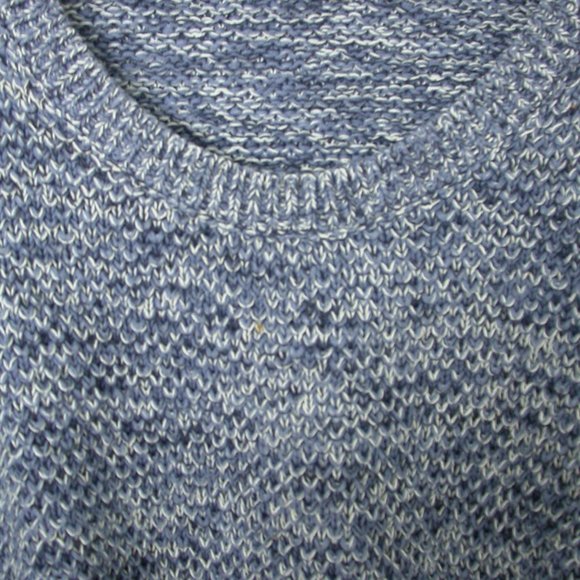 Blue and White Pullover - Picture 4 of 4
